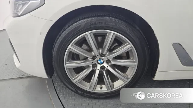 BMW 5 Series (G30) id 3682462 из Кореи 15