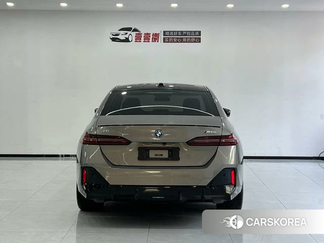 BMW i5 2025 Шампань из Китая, фото 5