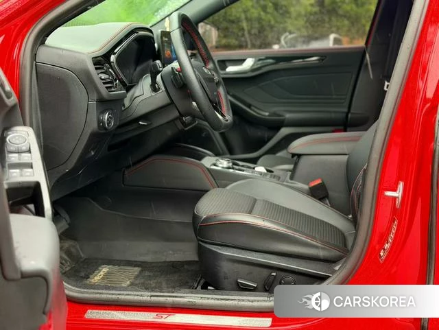 Ford Focus 2021 Красный из Китая, фото 5