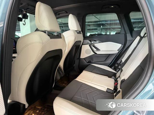 BMW X1 (U11) 2026 Темно-зеленый из Кореи, фото 5