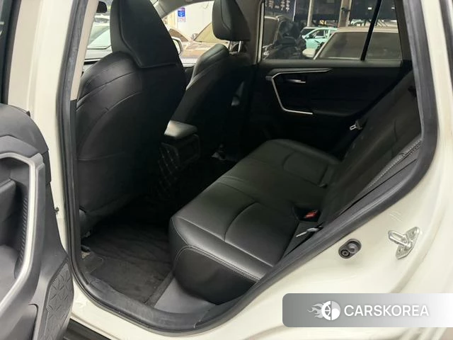 Toyota Wildlander 2021 Белый из Китая, фото 5