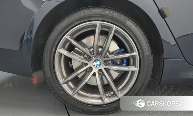 BMW 5 Series (G30) id 4988426 из Кореи 29