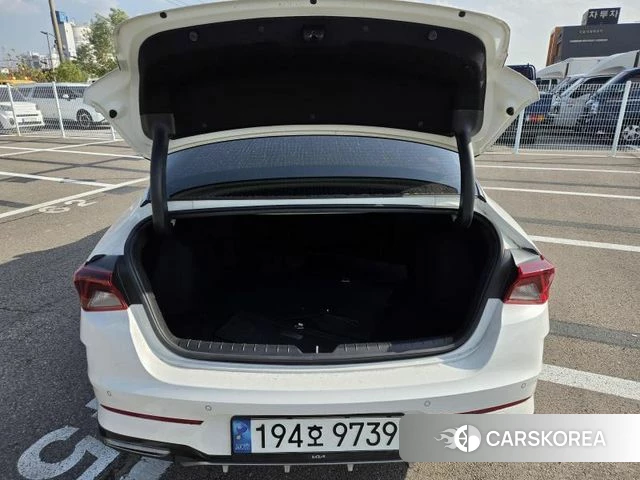 Kia K5 3rd generation 2022 Белый из Кореи, фото 5
