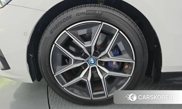 BMW i5 (G60) id 4934915 из Кореи 30