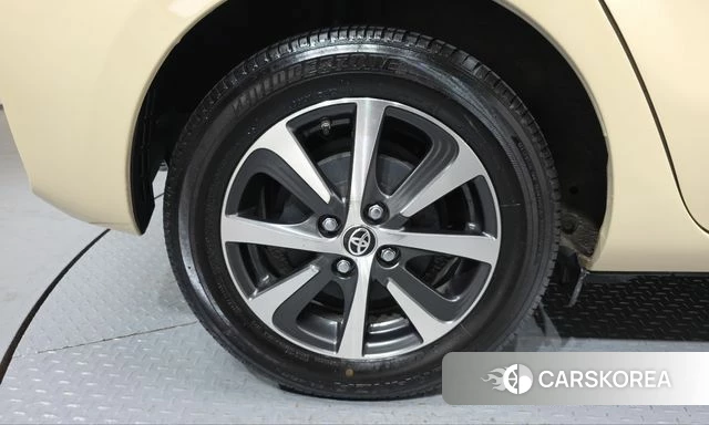 Toyota Prius C id 4988419 из Кореи 31