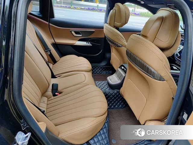 Mercedes-Benz E-Class 2025 Черный из Китая, фото 5