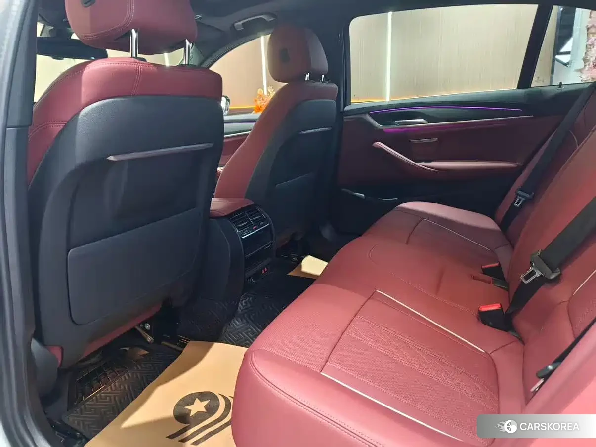 BMW 5 series 2022 Белый из Китая, фото 5