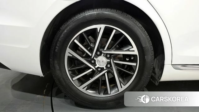 Hyundai The New Grandeur IG id 4371227 из Кореи 29