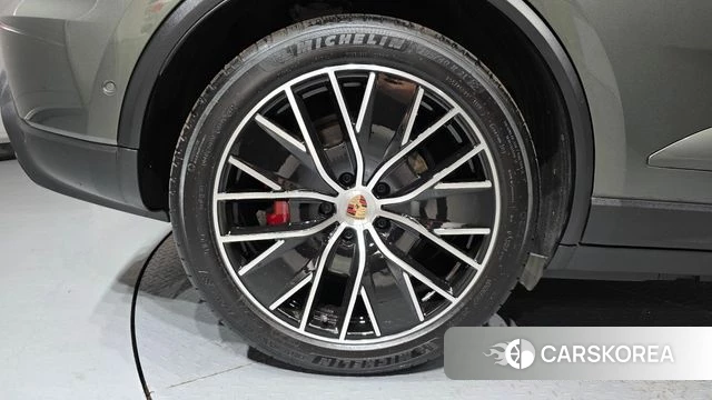 Porsche Makan EV id 4921180 из Кореи 30