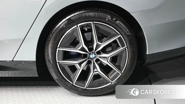 BMW 5 Series (G60) id 5045496 из Кореи 15