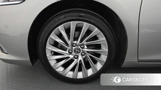 Lexus ES300h 7th generation id 4957921 из Кореи 33