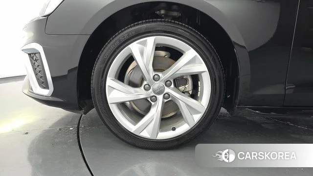 Audi A4 (B9) id 5003103 из Кореи 28