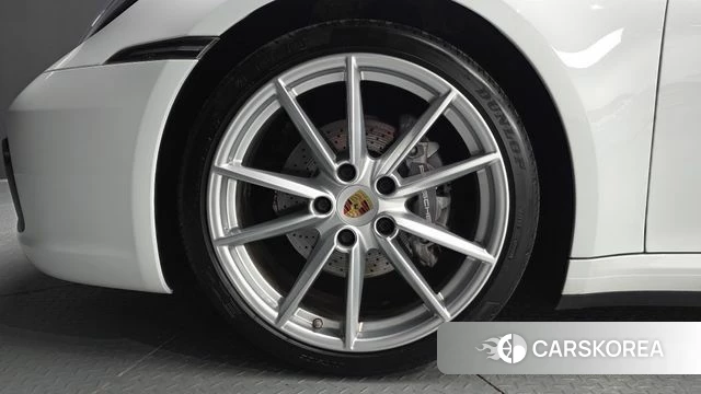 Porsche 911(992) id 5018273 из Кореи 27