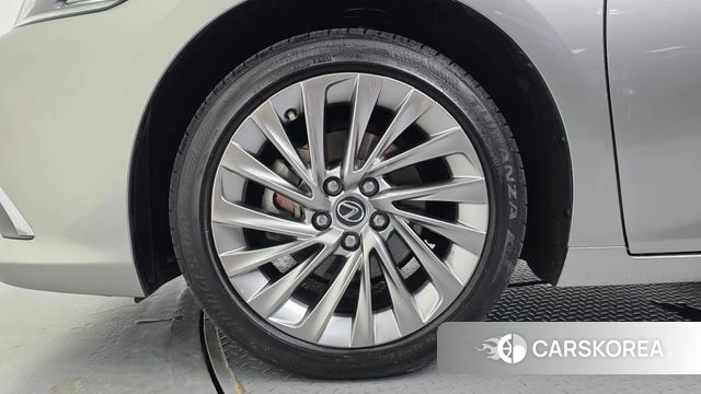 Lexus ES300h 7th generation id 5001848 из Кореи 15