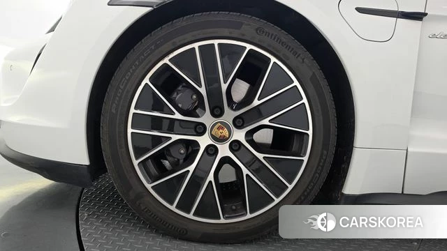 Porsche Taycan id 5027690 из Кореи 27