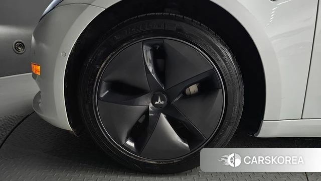 Tesla Model 3 id 4872894 из Кореи 28