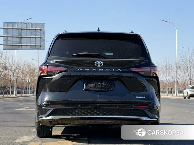 Toyota Granvia 2024 Черный из Китая, фото 5