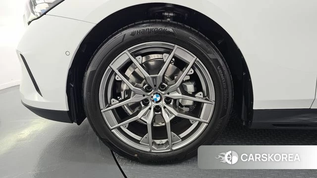 BMW 5 Series (G60) id 5026053 из Кореи 26