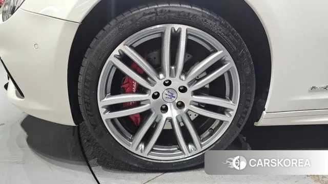 Maserati Ghibli id 3708936 из Кореи 15