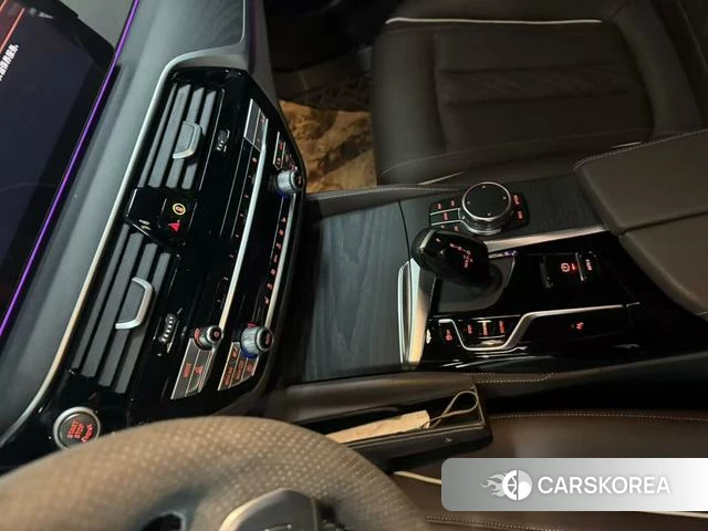 BMW 5 series 2023 Черный из Китая, фото 5