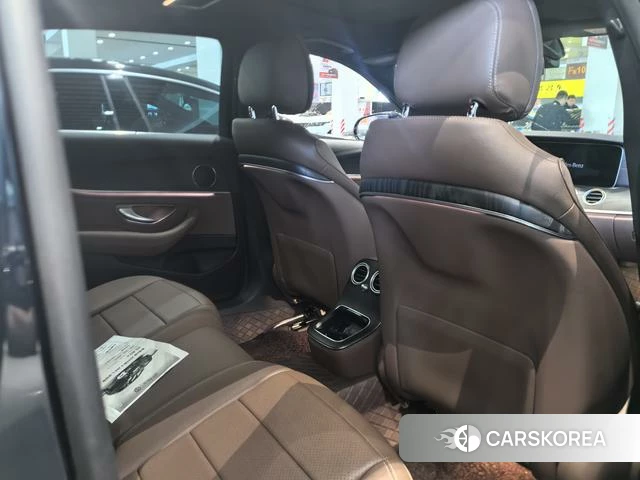 Mercedes-Benz E-Class 2023 Зеленый из Китая, фото 5