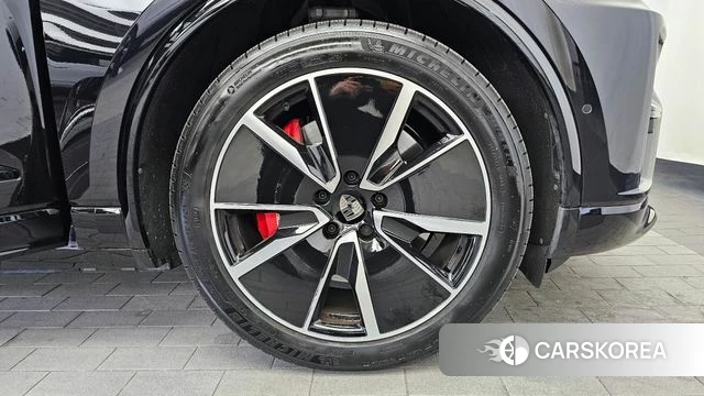 Porsche Makan EV id 3786198 из Кореи 15