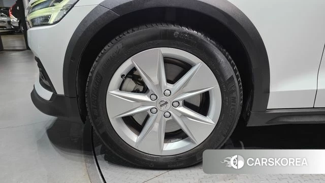 Volvo V60 Cross-Country 2nd Generation id 4882378 из Кореи 25