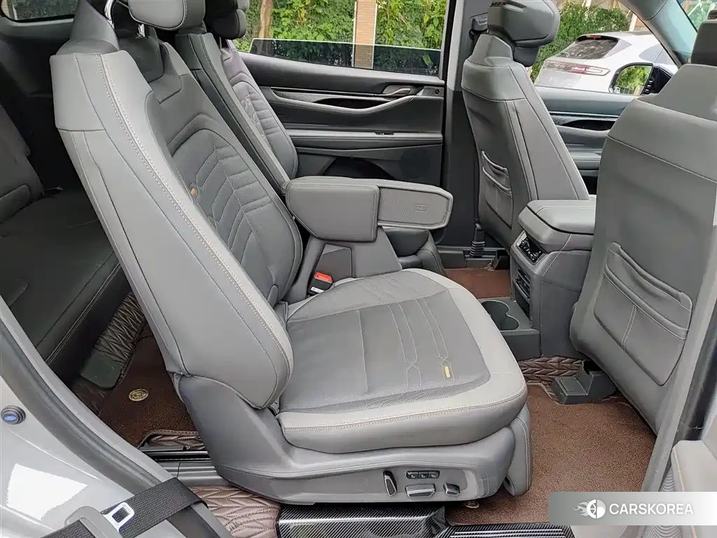 Ford Edge 2023 Silver/gray из Китая, фото 6