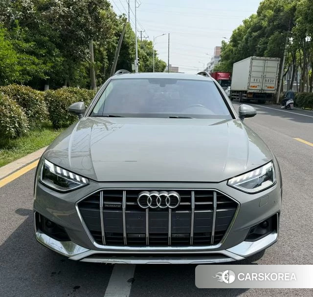 Audi A4L 2021 Темно-серый из Китая, фото 5