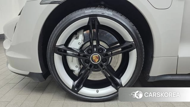 Porsche Taycan id 5016712 из Кореи 27