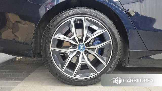 BMW i5 (G60) id 5039562 из Кореи 28