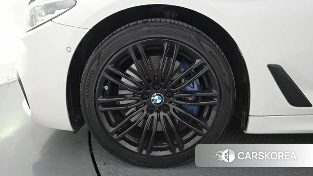 BMW 5 Series (G30) id 5014036 из Кореи 32