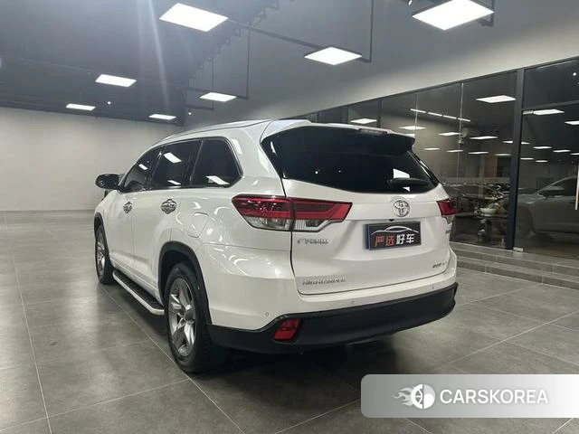 Toyota Highlander 2021 Белый из Китая, фото 5