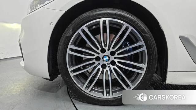 BMW 5 Series (G30) id 3911958 из Кореи 15