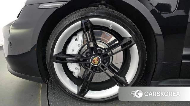 Porsche Taycan id 4898428 из Кореи 15