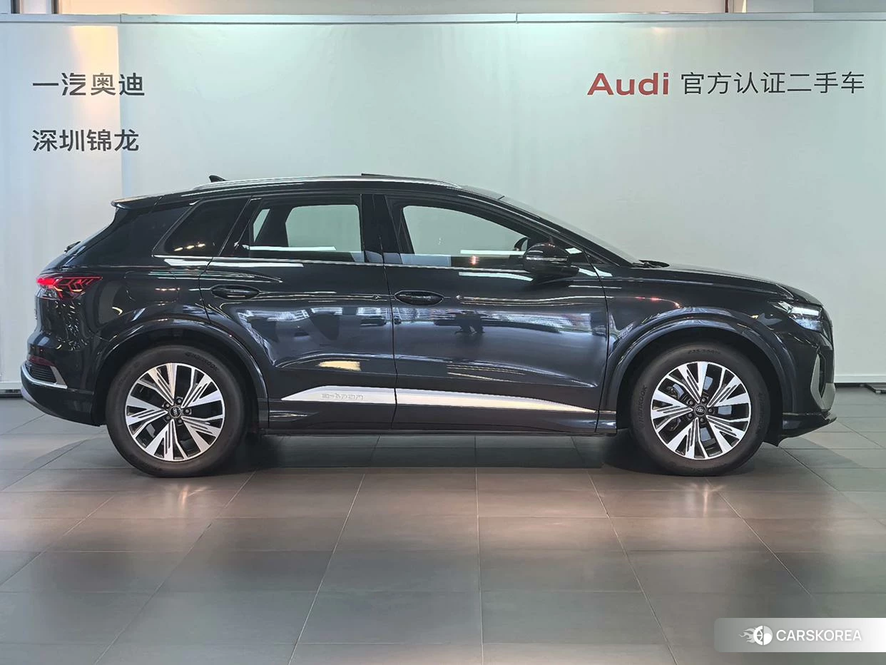 Audi Q4 2023 Синий из Китая, фото 5