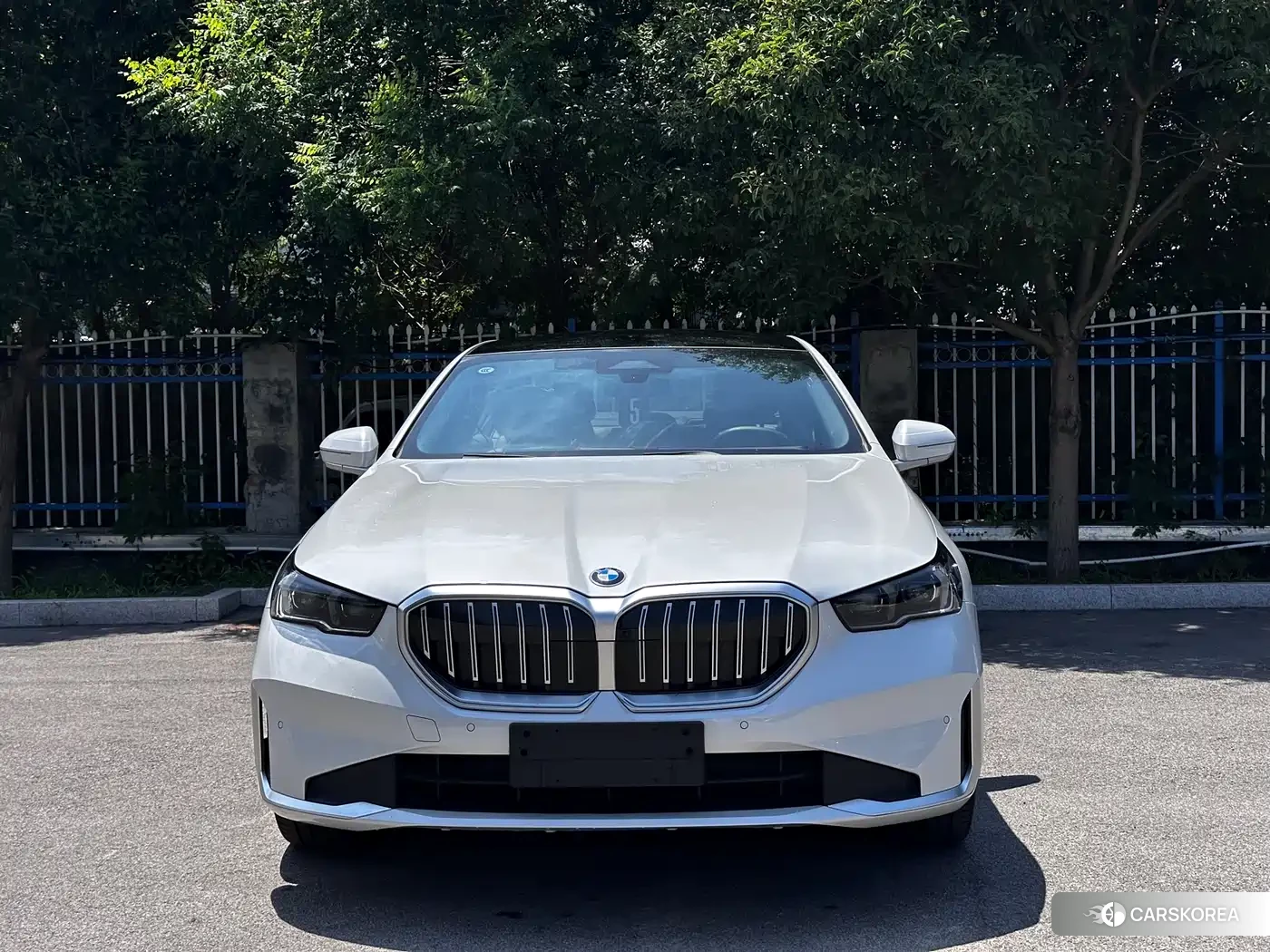 BMW 5 series 2025 Белый из Китая, фото 5