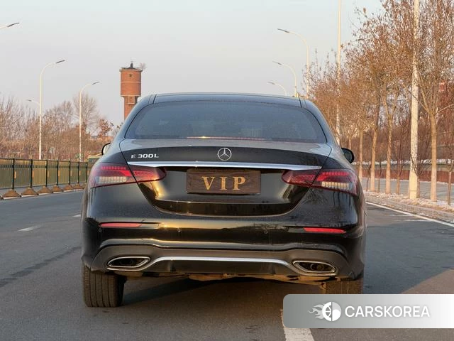Mercedes-Benz E-Class 2023 Черный из Китая, фото 5
