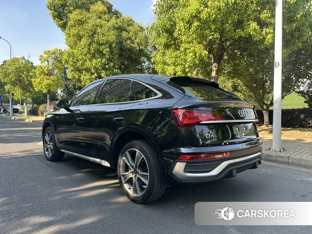 Audi Q5L 2021 Черный из Китая, фото 6
