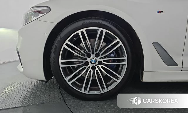 BMW 5 Series (G30) id 4966935 из Кореи 31