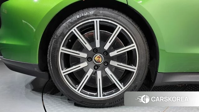 Porsche Taycan id 4997235 из Кореи 27