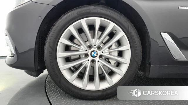 BMW 5 Series (G30) id 5018806 из Кореи 27