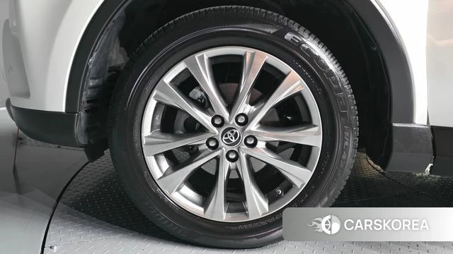 Toyota RAV4 id 5023976 из Кореи 29