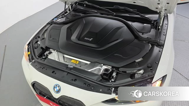 BMW i4 id 5027045 из Кореи 29