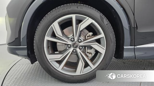 Audi Q4 e-Tron (F4) id 5034031 из Кореи 15