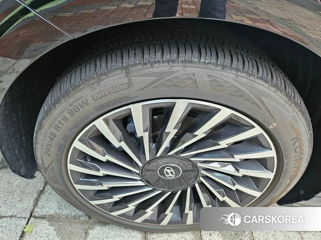 Hyundai Grandeur Hybrid (GN7) id 5001777 из Кореи 15