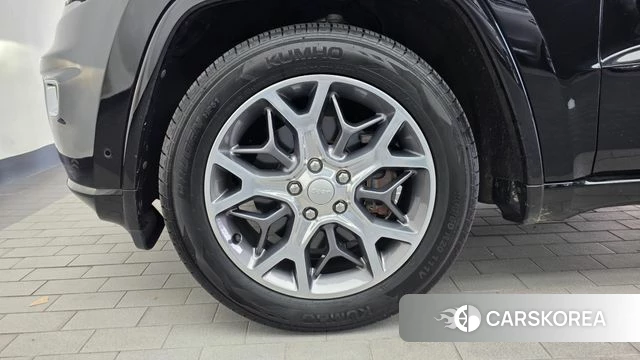 Jeep Grand Cherokee id 4917982 из Кореи 29
