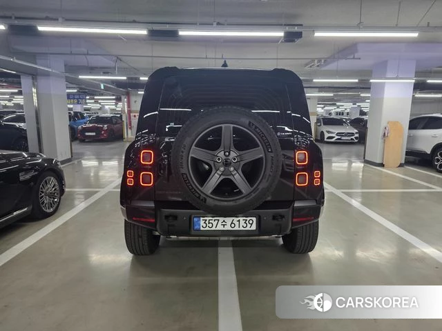 Land Rover Defender (L663) 2026 Черный из Кореи, фото 6