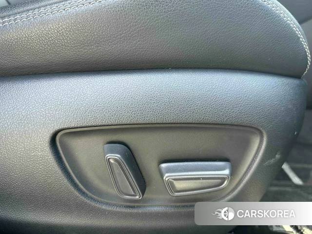 Toyota RAV4 2023 Черный из Китая, фото 6