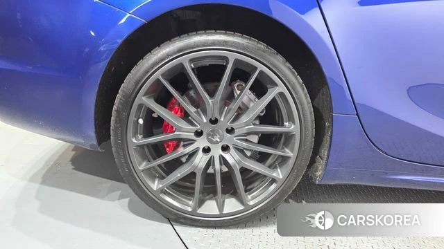 Maserati Ghibli id 4982733 из Кореи 27